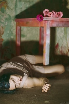 » #2/5 « / Let me forget. / Blog post by <a href="https://strkng.com/en/photographer/lilith+terra/">Photographer Lilith Terra</a> / 2019-11-24 19:39 / Stimmungen