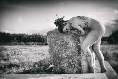 » #3/3 « / Verwurzelung. / Blog-Beitrag von <a href="https://strkng.com/de/fotografin/lilith+terra/">Fotografin Lilith Terra</a> / 18.06.2020 22:48