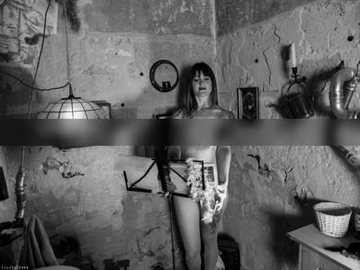 » #3/3 « / In my room. / Blog post by <a href="https://strkng.com/en/photographer/lilith+terra/">Photographer Lilith Terra</a> / 2020-11-05 19:37 / Stimmungen