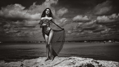 » #3/6 « / spanish beach... / Blog post by <a href="https://strkng.com/en/photographer/inteus/">Photographer Inteus</a> / 2019-08-28 08:35 / Schwarz-weiss