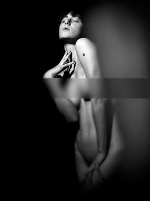 Piccola Beatrice / Nude / nudo,ritratto,biancoenero,luce,flash,fineart