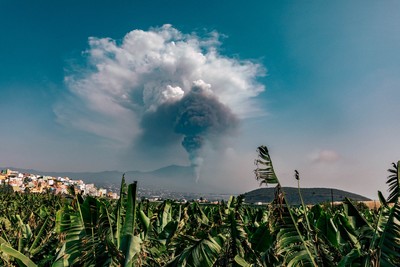 » #2/9 « / Volcano eruption / Blog post by <a href="https://strkng.com/en/photographer/jos%C3%A9+bringas/">Photographer José Bringas</a> / 2021-10-13 14:31