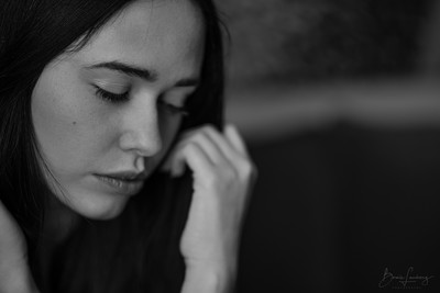 closed eyes / Portrait / woman,indoor,portrait,bnwphotography,availablelight