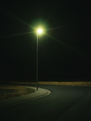 » #3/5 « / Nightmoves / Blog post by <a href="https://strkng.com/en/photographer/christian+a-+friedrich/">Photographer Christian A. Friedrich</a> / 2023-02-11 18:32 / Street