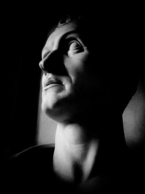 » #4/9 « / Statues / Blog post by <a href="https://strkng.com/en/photographer/storvandre+photography/">Photographer Storvandre Photography</a> / 2020-06-08 17:30 / Schwarz-weiss