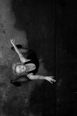 » #6/9 « / paulina / Blog post by <a href="https://strkng.com/en/photographer/sanna+dimario/">Photographer Sanna Dimario</a> / 2020-06-24 20:09