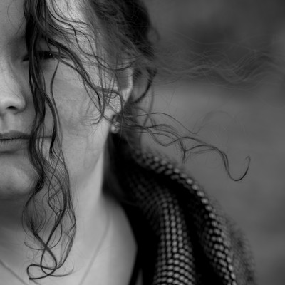 » #5/9 « / jonna / Blog post by <a href="https://strkng.com/en/photographer/sanna+dimario/">Photographer Sanna Dimario</a> / 2022-04-01 18:38 / Portrait