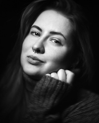 » #4/9 « / Nicole / Blog-Beitrag von <a href="https://sammet.strkng.com/de/">Fotograf Max Sammet</a> / 19.12.2021 20:03 / Portrait