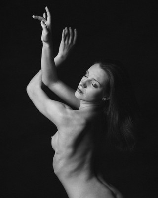 » #3/9 « / Ballerina - Fine Art / Blog-Beitrag von <a href="https://sammet.strkng.com/de/">Fotograf Max Sammet</a> / 14.01.2023 23:13 / Nude