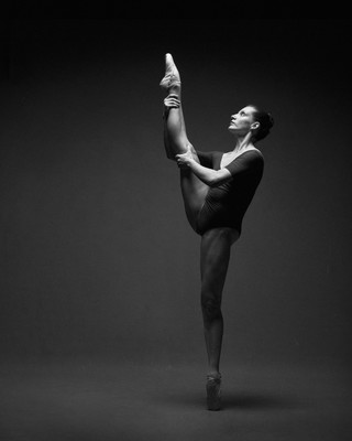 » #5/9 « / Ballerina - Fine Art / Blog-Beitrag von <a href="https://sammet.strkng.com/de/">Fotograf Max Sammet</a> / 14.01.2023 23:13 / Performance