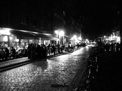 » #6/8 « / Düsseldorfer Altstadt / Blog-Beitrag von <a href="https://strkng.com/de/fotograf/gernot+schwarz/">Fotograf Gernot Schwarz</a> / 30.12.2019 16:00