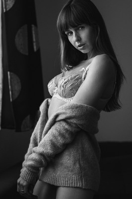 Katharina / Portrait / lingerie,woman,model,homeshoot,availablelight,sensual