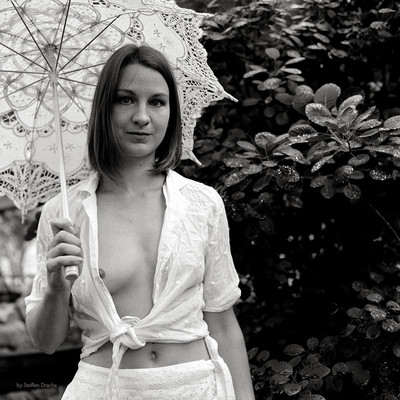 In the garden I / Nude / nude,nudeart,umbrella,garden,breast,analog,6x6