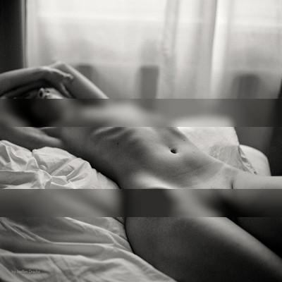 untitled / Nude / nude,nudeart,nudephotography,bnw,bnwphotography,bnwart,analog,analogue,analogphotography,6x6,bedroom,blonde