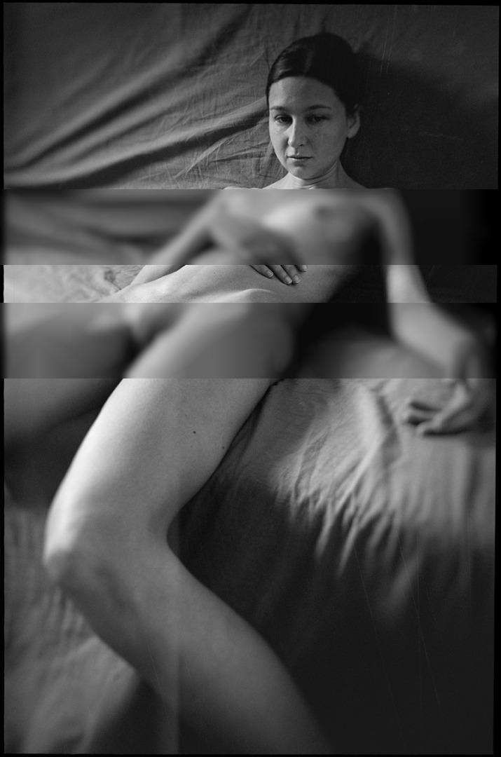 * / Nude / woman,beauty,resting,naturallight,hands,sofa