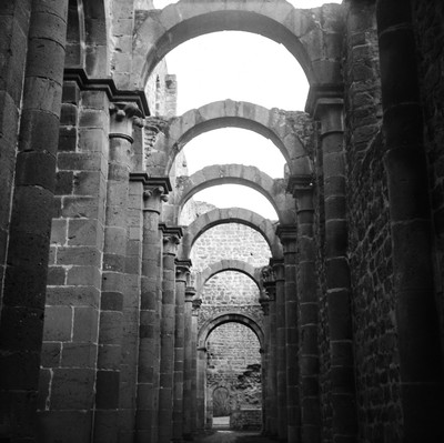 » #5/6 « / Kloster Arnsburg - analog / Blog post by <a href="https://strkng.com/en/photographer/soulcatch-me/">Photographer soulcatch.me</a> / 2020-02-22 10:05 / Stimmungen