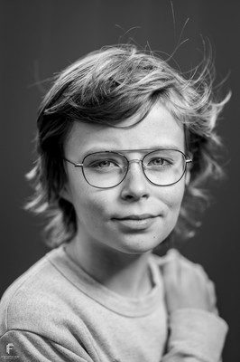 » #5/7 « / Trying out Rotolight AEOS with sunset / Blog post by <a href="https://strkng.com/en/photographer/fotofever/">Photographer FotoFever</a> / 2020-04-15 11:37 / Portrait