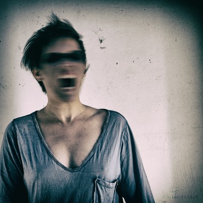 » #1/5 « / eingeschränkt/restricted / Blog-Beitrag von <a href="https://strkng.com/de/fotograf/ulisses/">Fotograf Ulisses</a> / 29.11.2021 17:25 / Konzeptionell / screaming,liberated,liberation,konzeptkunst,conceptual_art