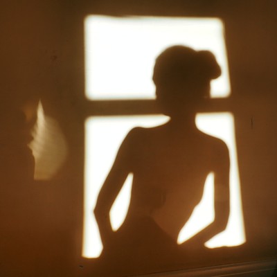» #6/6 « / Shadow self. / Blog post by <a href="https://strkng.com/en/photographer/eliza+loveheart/">Photographer Eliza Loveheart</a> / 2020-12-28 14:08