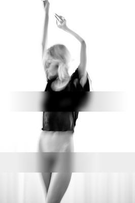 movement study #2 / Fine Art / fineart,portrait,fineartphotography,portraitphotography,distortion,nude,nudeportraits