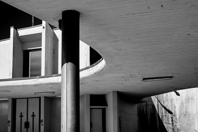 » #4/7 « / Architecture, church / Blog post by <a href="https://strkng.com/en/photographer/mauro+sini/">Photographer Mauro Sini</a> / 2022-07-11 18:46 / Schwarz-weiss / fineart,fineartphotography,bnw,mood