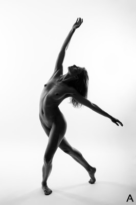 » #1/9 « / Poetry in Motion / Blog post by <a href="https://strkng.com/en/photographer/apetura+dance+photography/">Photographer Apetura Dance Photography</a> / 2021-06-09 13:39 / Fine Art / dance photography