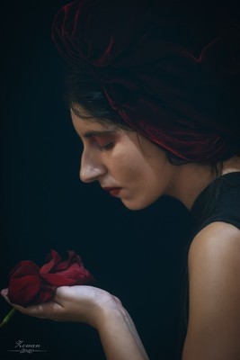 » #3/9 « / Fotini Derzekou / Blog post by <a href="https://strkng.com/en/photographer/zouan+kourtis/">Photographer Zouan Kourtis</a> / 2021-09-11 15:53