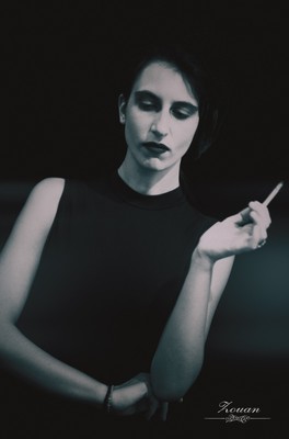 » #5/9 « / Fotini Derzekou / Blog post by <a href="https://strkng.com/en/photographer/zouan+kourtis/">Photographer Zouan Kourtis</a> / 2021-09-11 15:53