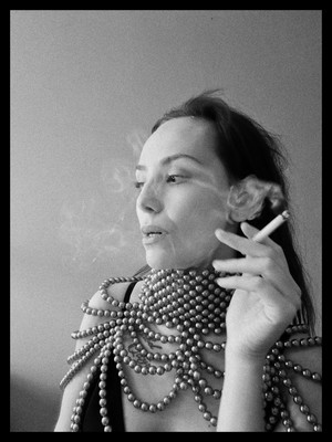 » #2/9 « / Smoking Lady / Blog post by <a href="https://strkng.com/en/photographer/matthias+petz+-mp-kunst-/">Photographer Matthias Petz (mp_kunst)</a> / 2024-10-28 14:14