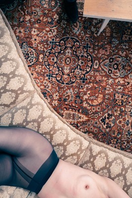 » #7/8 « / Carpet series / Blog post by <a href="https://strkng.com/en/photographer/thomas+gerwers/">Photographer Thomas Gerwers</a> / 2021-05-09 09:45 / Nude