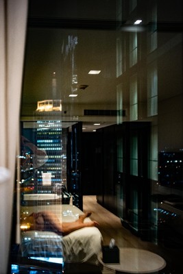 Room with a view / Nude / legs,night,reflections