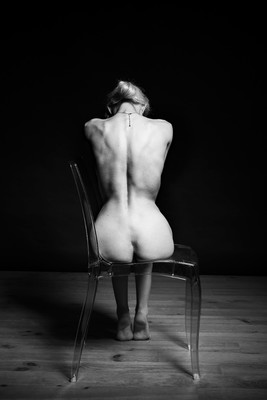 » #3/5 « / étude : dos / Blog post by <a href="https://strkng.com/en/photographer/jean-guy+caumeil/">Photographer Jean-Guy Caumeil</a> / 2020-12-23 11:10