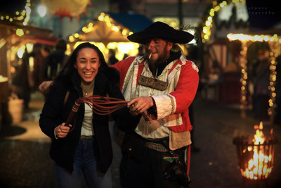 Nicht füttern / Stimmungen / fun,weihnachtsmarkt,emotion,girl