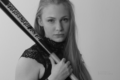 Blick / Portrait / monochrome,portrait,baseball,longhair