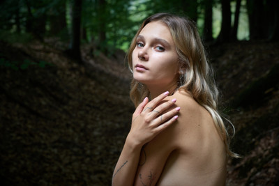 Verdeckt / Stimmungen / stimmungen,akt,wald,nude,forrest