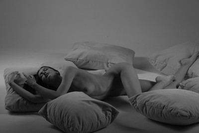 Gedanken / Stimmungen / schwarz-weiss,monochrome,aktfotografie,nude,nackt