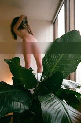 » #6/8 « / Window Dressing / Blog post by <a href="https://strkng.com/en/photographer/a-+different-breed/">Photographer A. Different-Breed</a> / 2020-12-13 00:57 / Nude