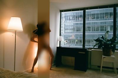 » #8/8 « / Window Dressing / Blog-Beitrag von <a href="https://strkng.com/de/fotograf/a-+different-breed/">Fotograf A. Different-Breed</a> / 13.12.2020 00:57 / Nude