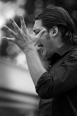 » #5/9 « / Arte Flamenco Festival / Blog post by <a href="https://strkng.com/en/photographer/surman+christophe/">Photographer surman christophe</a> / 2021-01-17 00:34 / Portrait