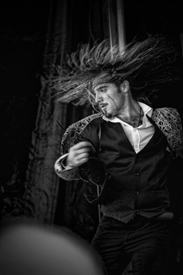 » #3/4 « / Arte Flamenco Festival 2021 / Blog post by <a href="https://strkng.com/en/photographer/surman+christophe/">Photographer surman christophe</a> / 2021-07-11 23:59 / Schwarz-weiss / flamenco
