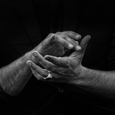» #2/9 « / Arte Flamenco Festival 2022 / Blog post by <a href="https://strkng.com/en/photographer/surman+christophe/">Photographer surman christophe</a> / 2022-07-13 16:17 / Schwarz-weiss