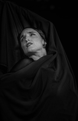 » #7/9 « / Arte Flamenco Festival 2022 / Blog post by <a href="https://strkng.com/en/photographer/surman+christophe/">Photographer surman christophe</a> / 2022-07-13 16:17 / Portrait