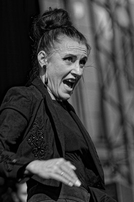 » #9/9 « / Arte Flamenco Festival 2023 / Blog post by <a href="https://strkng.com/en/photographer/surman+christophe/">Photographer surman christophe</a> / 2023-08-08 13:49 / Schwarz-weiss / Flamenco