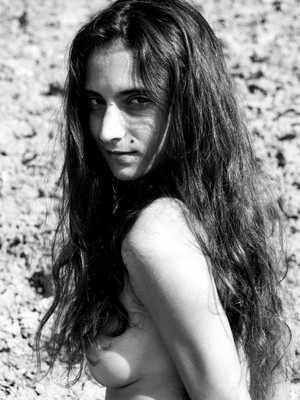 » #1/9 « / Elsa's hair / Blog post by <a href="https://strkng.com/en/photographer/philippe+hirou/">Photographer Philippe Hirou</a> / 2021-03-20 14:29 / Nude