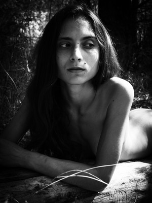 » #4/9 « / Elsa's hair / Blog-Beitrag von <a href="https://strkng.com/de/fotograf/philippe+hirou/">Fotograf Philippe Hirou</a> / 20.03.2021 14:29 / Nude