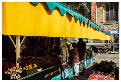 Wochenmarkt  / Street / Flensburg,Wochenmarkt,Street,Südermarkt,Obststand,Fotokunst