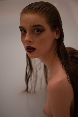 » #1/8 « / Dark Drifting Dreams / Blog post by <a href="https://strkng.com/en/model/carla+gesikiewicz/">Model Carla Gesikiewicz</a> / 2021-07-02 14:00