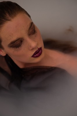 » #5/8 « / Dark Drifting Dreams / Blog-Beitrag von <a href="https://strkng.com/de/model/carla+gesikiewicz/">Model Carla Gesikiewicz</a> / 02.07.2021 14:00