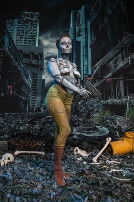 Cold Gaze Terminator / Portrait / Terminator,gun,girl,bodypaint,bodyart,apocalypse,decay,urban,street