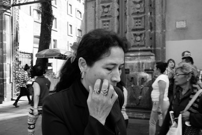 Gesture / Street / streetphotography,woman